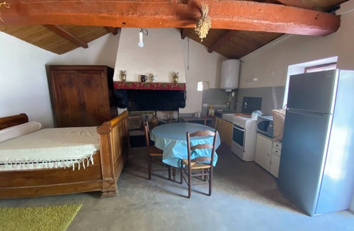 Barbatre House | Bourrine vendéenne, near beach and forest, pets welcome, ideal for vacations.
