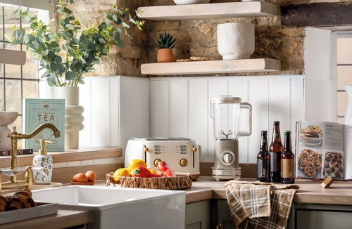 Bourton-on-the-Water House | Bourton on the Water Scandi Chic Authentic Cottage