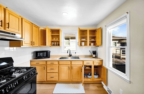Peoria Heights House | Boutique 1BR near Dining & Hospital. Office. Garage.