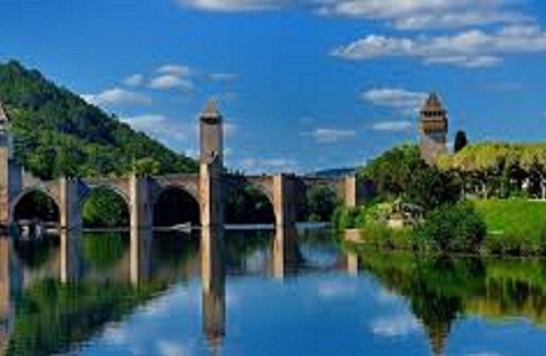 Cahors Old Town Apartment | Boutique 2 Bedroom Apartment in Old Cahors