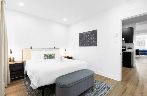 Downtown Montreal Apartment | Boutique 4BR Luxury Residence 2 Floors Mile-End St-Laurent