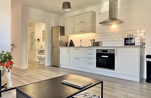 Heworth Apartment | Boutique Abode in York with Parking