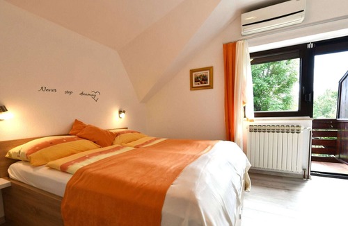 Seliste Dreznicko Apartment | Boutique Apartment in Selište Drežnićko with Garden