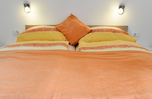Seliste Dreznicko Apartment | Boutique Apartment in Selište Drežnićko with Garden