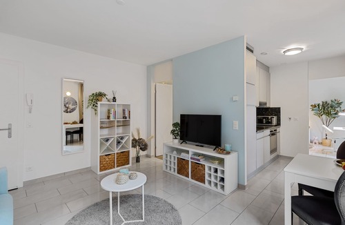 Langstrasse Apartment | Boutique Apartment in the Center of Zurich With King-size Bed and Workspace