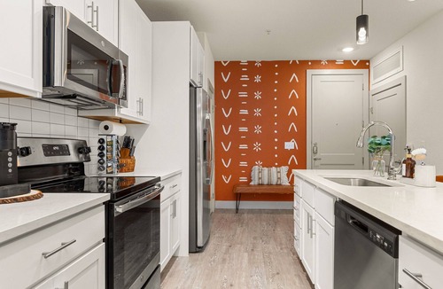 Downtown San Antonio Apartment | Boutique apartment hotel room on the San Antonio Riverwalk with Infinity Pool