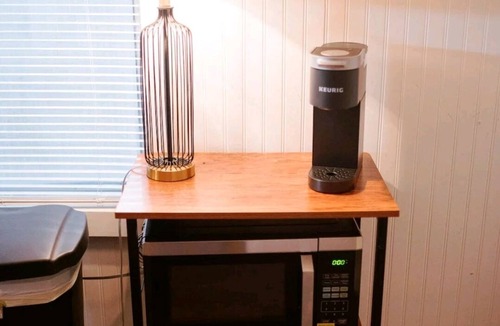 Beeville House | Boutique Beeville Cottage