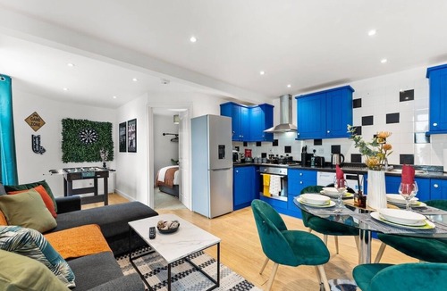 Southville Apartment | Boutique Bristol Abode - Games Room