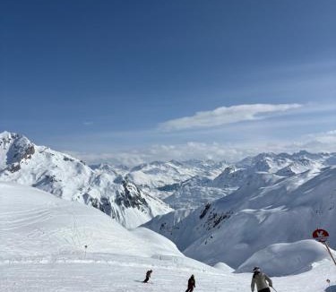 Ormont-Dessous Ski Chalet | Boutique Chalet Panoramic Views Hot Tub