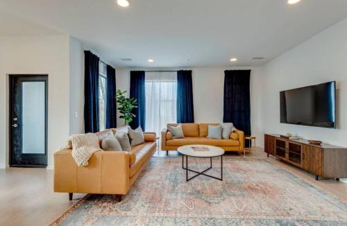 North Capitol House | Boutique Condo on Nashville's Riverfront- EVE #201