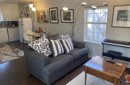 Oak Cliff Cottage | Boutique Cottage Near Bishop Arts