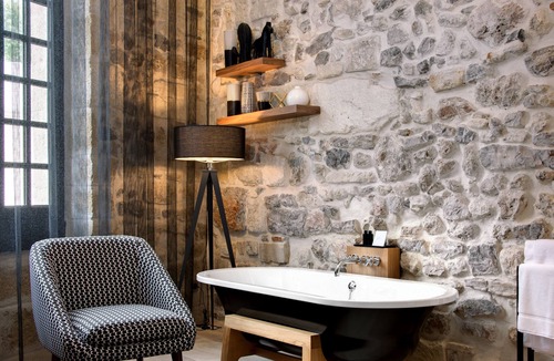 Aigues-Mortes Medieval City Hotel | Boutique Hôtel des Remparts