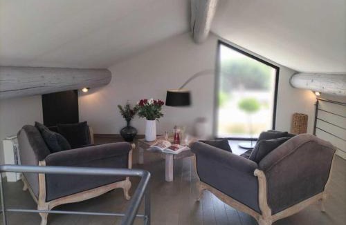 Laudun Hotel | Boutique Hôtel La Villa MONTESQUIEU