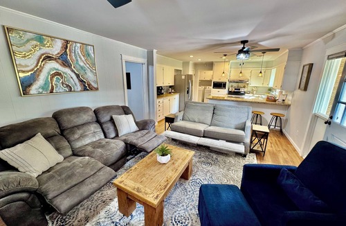 Abilene House | Boutique Home-Cozy, Clean, Comfy, 3/2 Abilene, Sleeps 6, near ACU, King