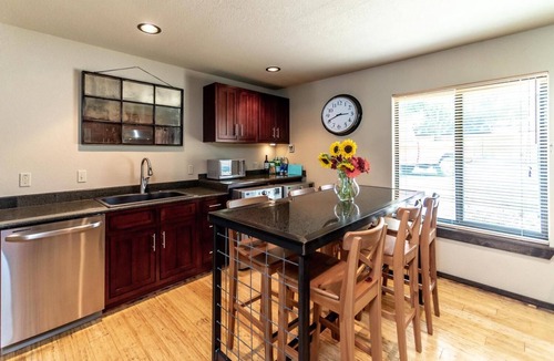 Waco Condo | Boutique Hotel - Minutes from Magnolia Market/Downtown