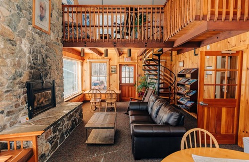 Pinkham's Grant Condo | Boutique Hotel Room, 2 Bunks, Shared Bathrooms