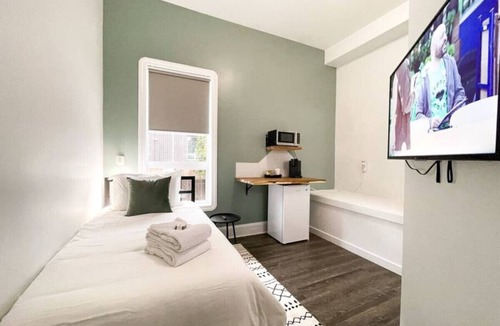 Thunder Bay Apartment | Boutique Hotel - Suite #7 Single