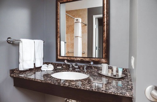Zion Hotel | Boutique Hotel with Bonfire Gatherings & Quiet Mornings w/Garden Views