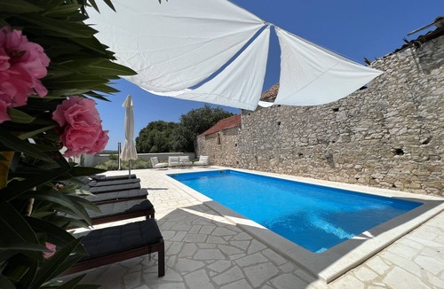 Stankovci Villa | Boutique House Ika with Private Swimming Pool ★ ★ ★ ★