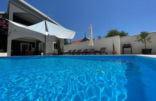 Velim Villa | Boutique House Ika with Private Swimming Pool