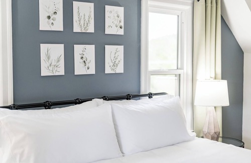 Altavista Apartment | Boutique Inn Private Deluxe Suite w/Hot Tub!