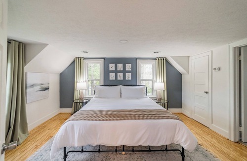 Altavista Apartment | Boutique Inn Private Deluxe Suite w/Hot Tub!