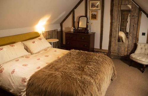 Hook House | Boutique Luxury Barn sleeps 2-6