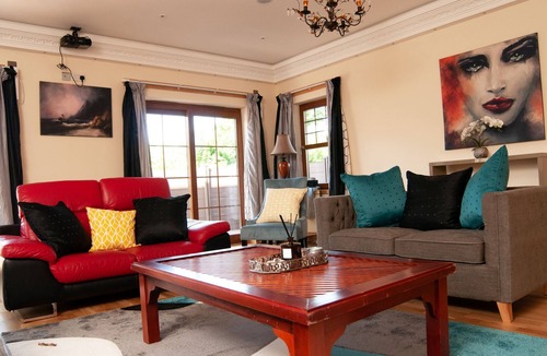 MacMerry House | Boutique Mansion House