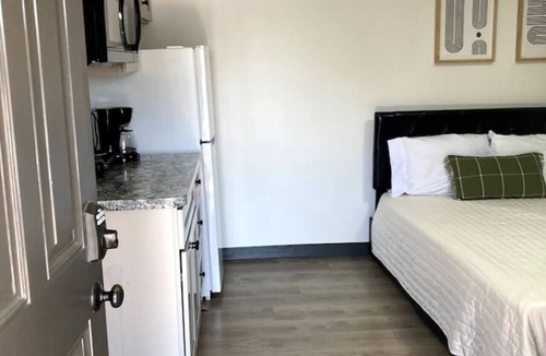 Akron Apartment | Boutique Motel in Akron