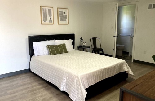 Akron Apartment | Boutique Motel in Akron