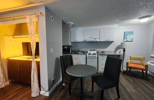 West Hills Apartment | Boutique Naval Suites Room 222