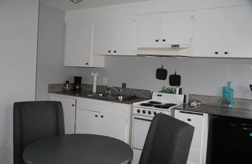 West Hills Apartment | Boutique Naval Suites Room 222