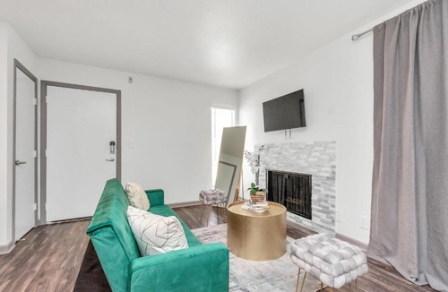 Astrodome Apartment | Boutique Oasis Smart Hub with Free Parking, Pool, Gym