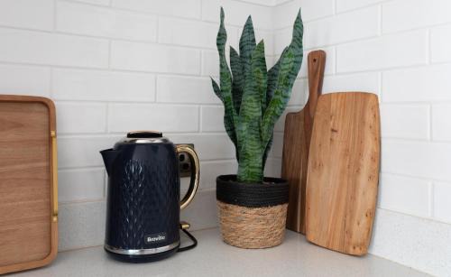 Tynemouth House | Boutique Old Sea Stable - 1 minute from beach