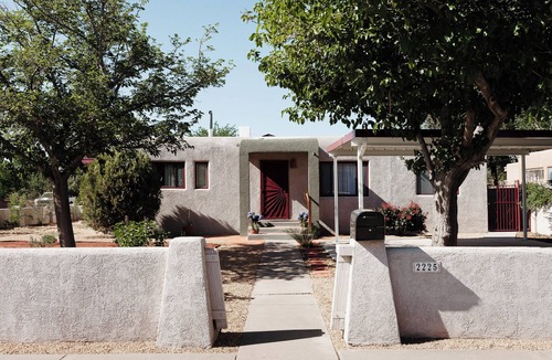 Rio Grande Blvd House | Boutique on Beryl: Pets+3King+Peacocks+Old Town