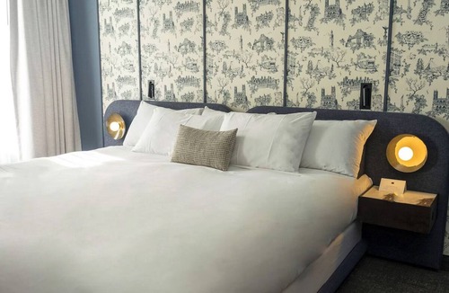 Old Montreal Hotel | Boutique Pet-Friendly Suite in Vibrant Old Montreal Steps From Iconic Landmarks