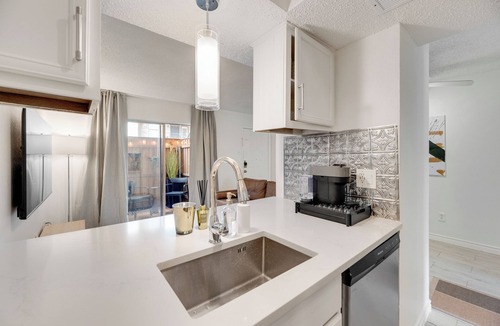 Knox - Henderson Condo | Boutique Retreat Knox/Henderson With Private Speakeasy & Patio