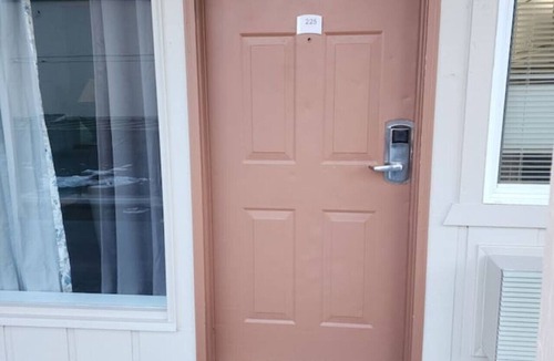 West Hills Apartment | Boutique Room with Kitchen -Naval Suites