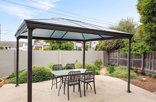 Essendon Apartment | BOUTIQUE STAYS - Lilly Pilly