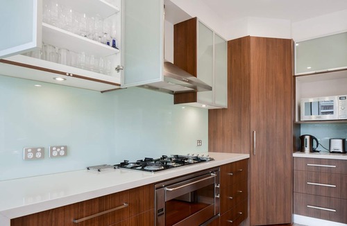 Glen Iris House | BOUTIQUE STAYS - Maple on Kent