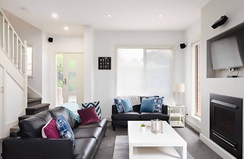 Mentone House | BOUTIQUE STAYS - Mentone Abode