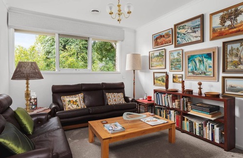 Mount Waverley House | BOUTIQUE STAYS - That 70s House