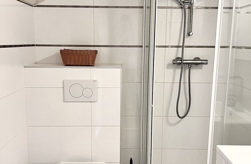 Geneva City Centre Apartment | Boutique Studio 2min to Train Station