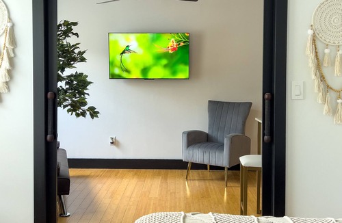 Englewood Apartment | Boutique Studio Apartment on Grand Ave