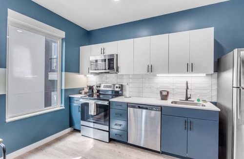 Edgehill Apartment | Boutique Studio with Pool, Gym & Walk to Midtown