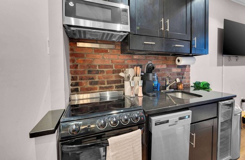Lower East Side Apartment | Boutique-Style 2BR Haven | Sleeps 5 | Heart of LES