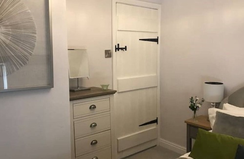 Bridgnorth Cabin | Boutique style cottage