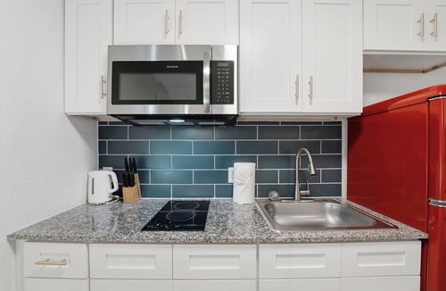 St. Johns Apartment | Boutique-style studio with modern comforts