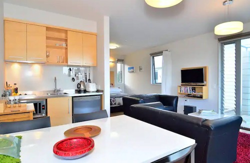 Haumoana Apartment | Boutique, Unique, in Vineyard, with Bicycle Hire