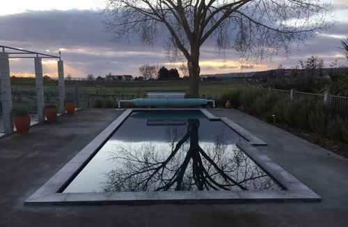 Haumoana Apartment | Boutique, Unique, in Vineyard, with Bicycle Hire